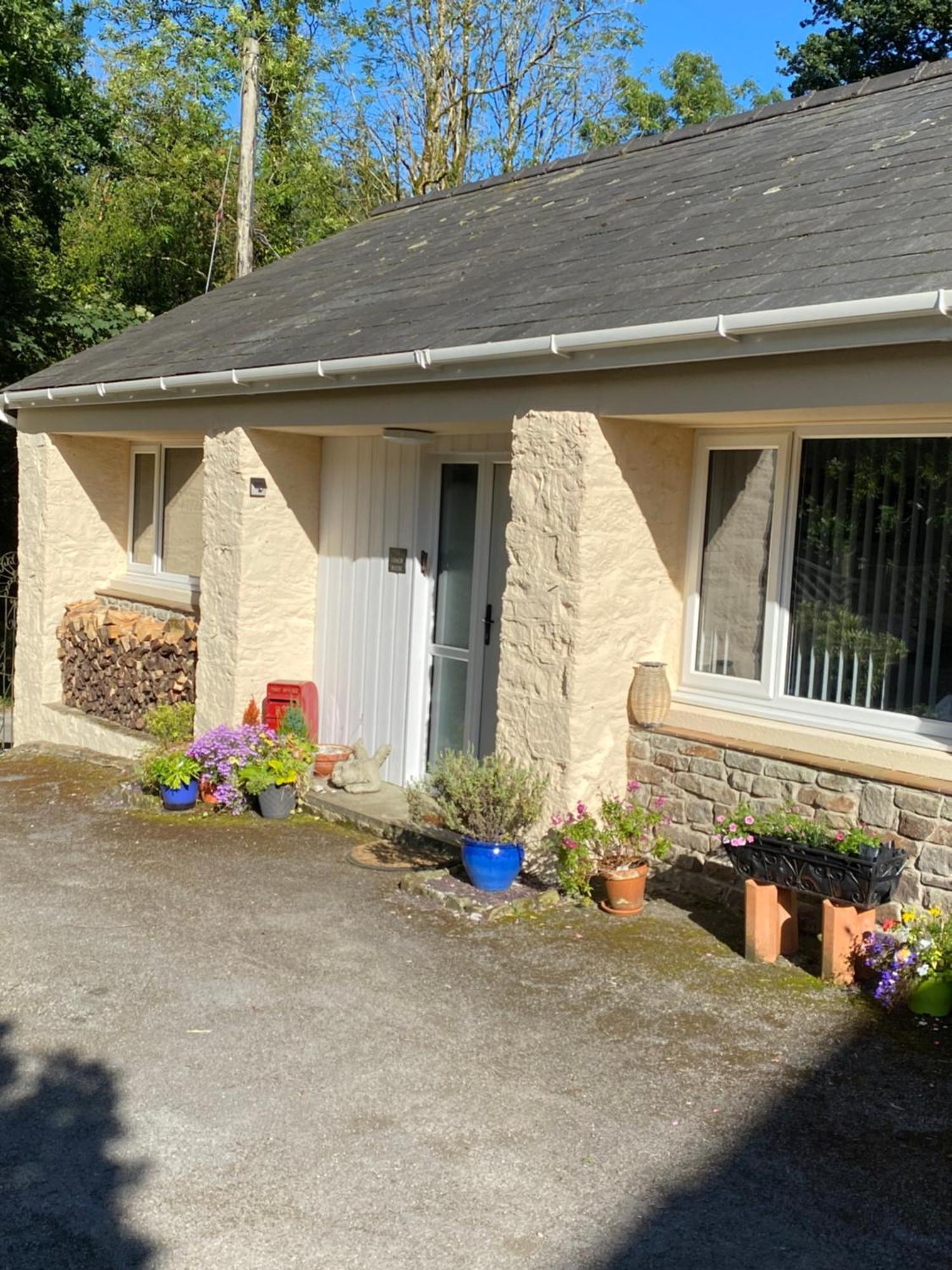 Beautiful Renovated Former Coach House Llandeilo Exterior foto